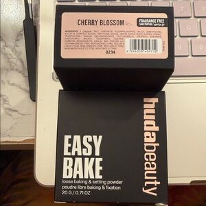 HUDA BEAUTY Cherry Blossom Loose Setting Powder